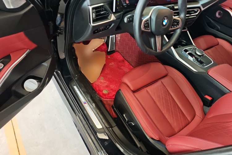 宝马3系 2024款 325i M运动套装中控内饰7003