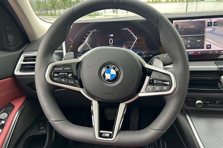 宝马3系 2025款 330Li M运动曜夜套装中控内饰7001