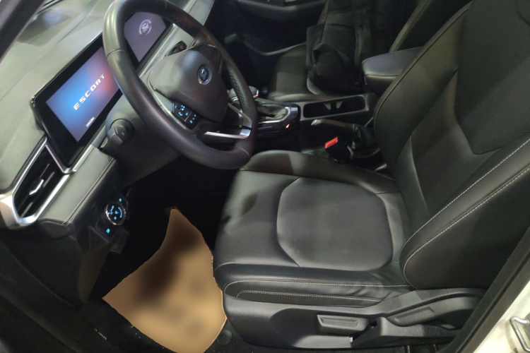 福特 福睿斯 2021款 1.5L 自动钻石版局部细节19