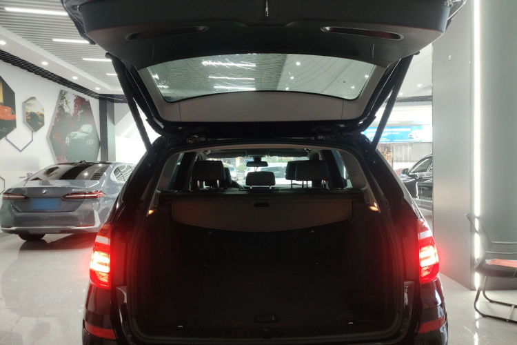 宝马X3(进口) 2016款 sDrive20i机舱底盘23