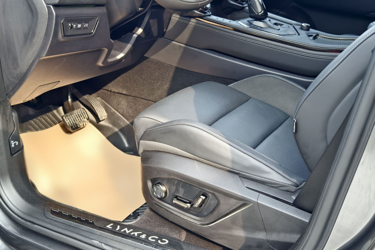 领克01 EM-P 2023款 1.5TD EM-P PM局部细节19