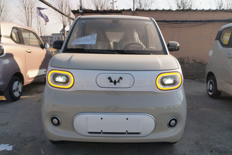 五菱汽车 宏光MINIEV 2024款 第三代 215km 青春版车身外观2