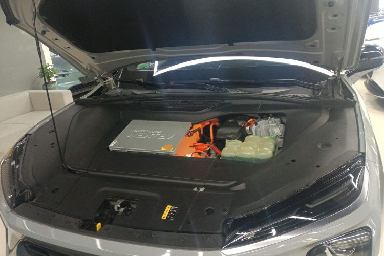 蔚来ES6 2020款 600KM 运动版机舱底盘24