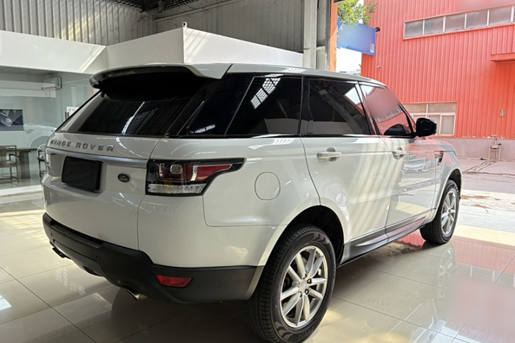 路虎 揽胜运动版 2016款 3.0 SC V6 SE车身外观6005