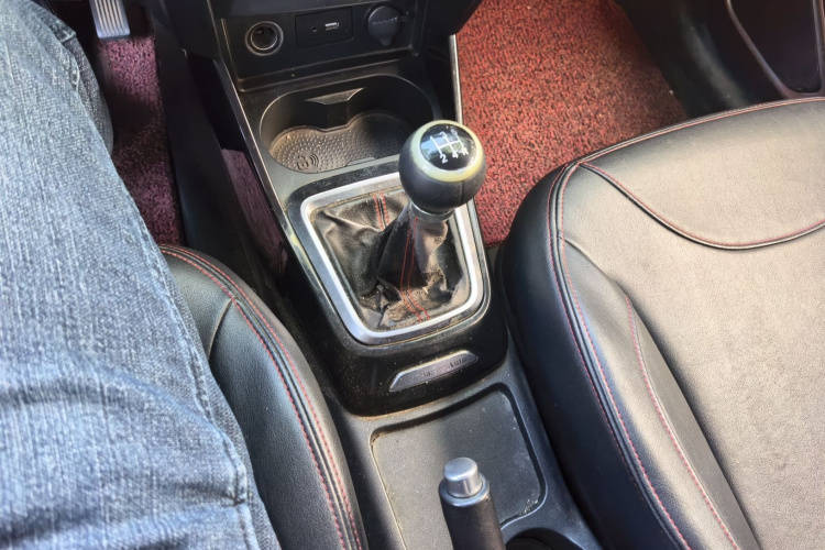 中华V3 2016款 1.5L 手动智能型局部细节18