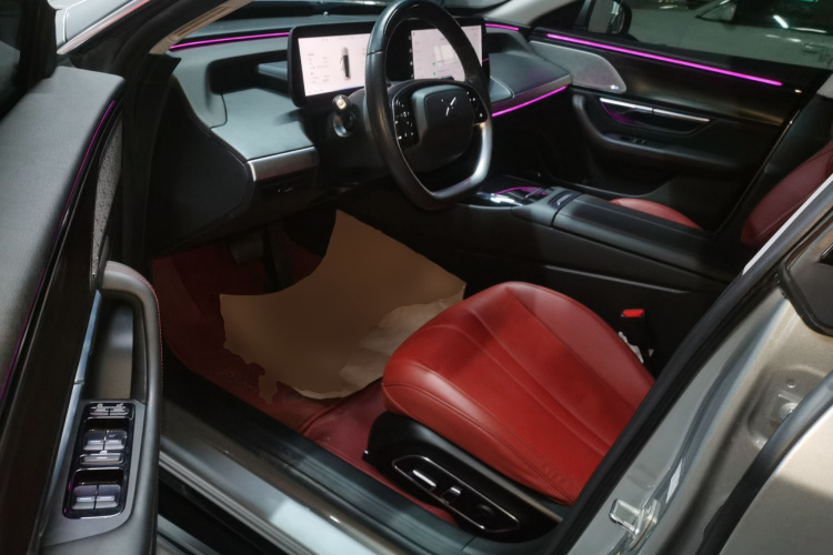 小鹏P7 2022款 670N+局部细节19