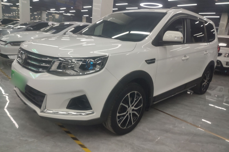 东风风行 风行SX6 2019款 1.6L 手动豪华型 国VI车身外观4