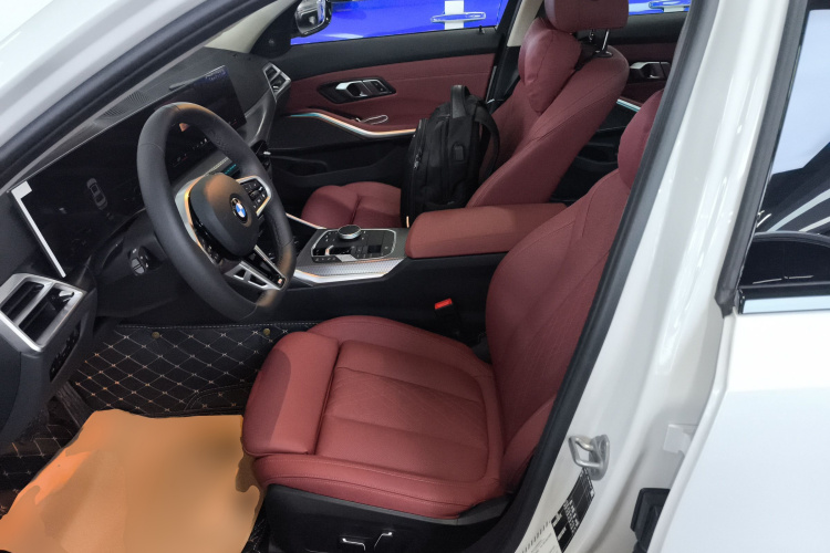 宝马3系 2025款 330Li M运动曜夜套装中控内饰19