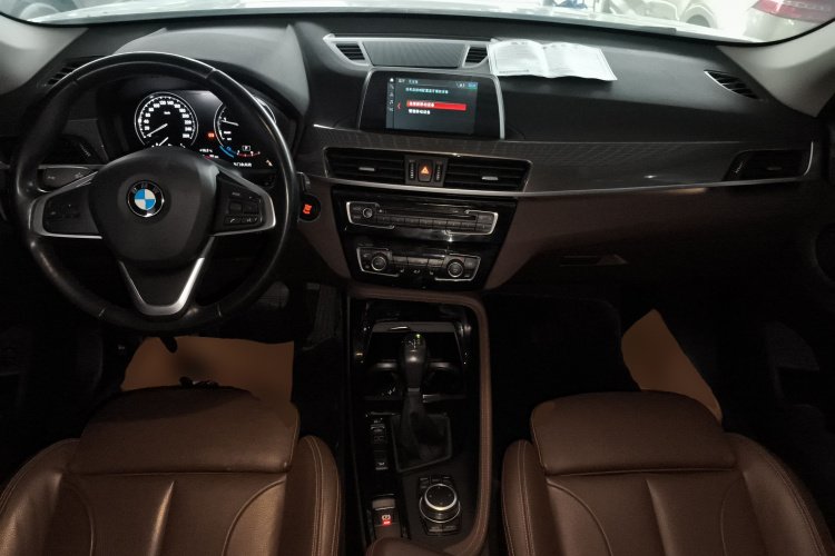 宝马X1 2018款 xDrive20Li 尊享型中控内饰7002