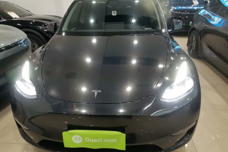 特斯拉 Model Y 2023款 长续航全轮驱动版车身外观2