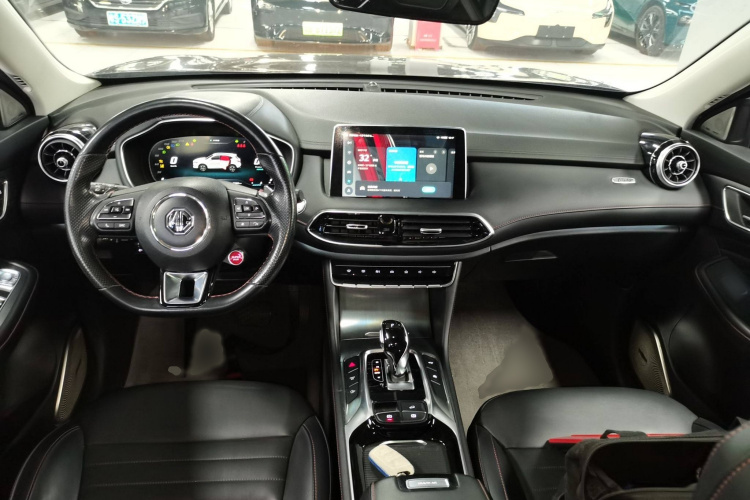 名爵HS 2019款 30T 自动两驱Trophy超燃版 国VI中控内饰7002