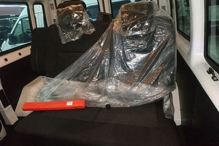 江铃福顺 2023款 2.0T 手动短轴中顶商运型多功能乘用车5座中控内饰7004