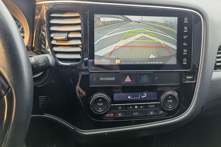 三菱 欧蓝德 2021款 改款 2.0L 两驱畅享版 5座中控内饰7005