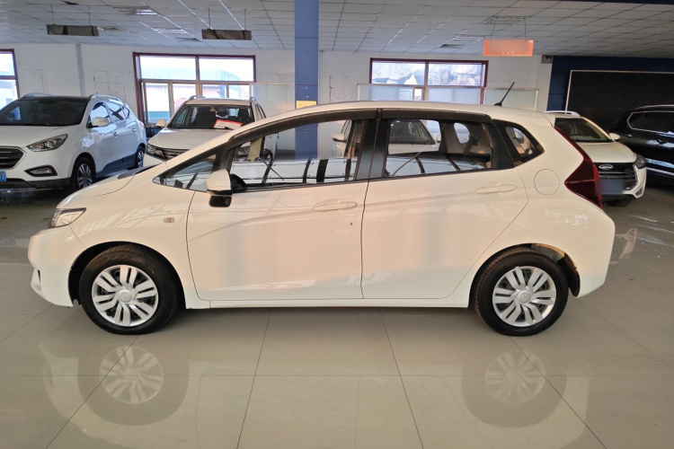 本田 飞度 2016款 1.5L LXS CVT舒适天窗版车身外观4