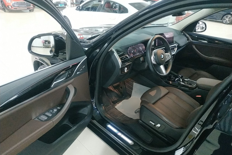 宝马X3 2022款 改款 xDrive25i M运动套装中控内饰7003