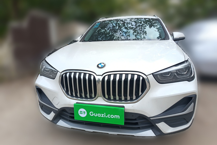 宝马X1 2020款 xDrive25Li 尊享型车身外观2