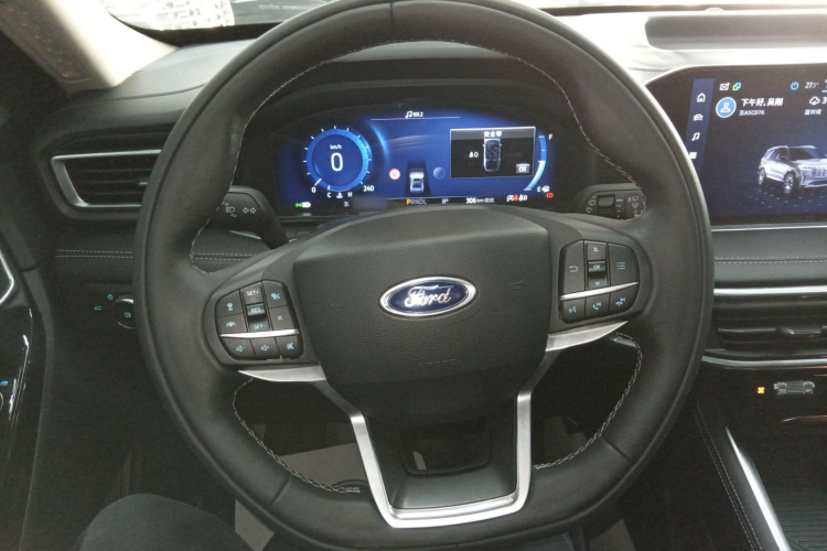 福特 探险者 2023款 EcoBoost 285 四驱风尚plus版 6座中控内饰13