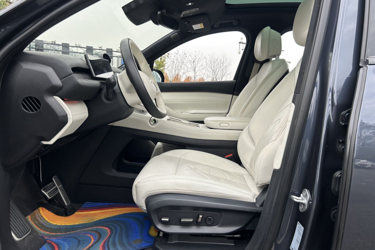 蔚来ES7 2022款 100kWh 首发版中控内饰7004