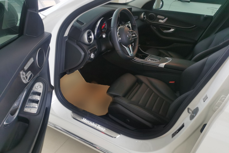 奔驰C级 2019款 C 260 L中控内饰20
