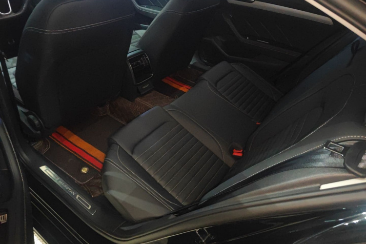 大众 迈腾 2023款 200万辆纪念版 280TSI DSG舒适型中控内饰21