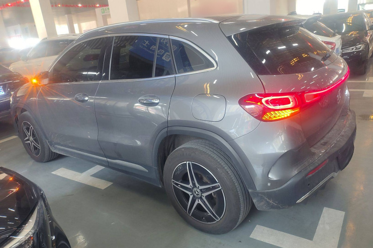 奔驰EQA 2022款 EQA 300 4MATIC 首发特别版车身外观6003