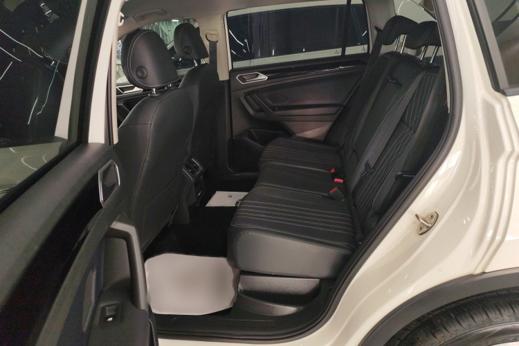 大众 途观L 2022款 330TSI 自动两驱舒享版中控内饰7004