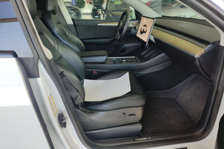 特斯拉 Model Y 2022款 改款 后轮驱动版局部细节41