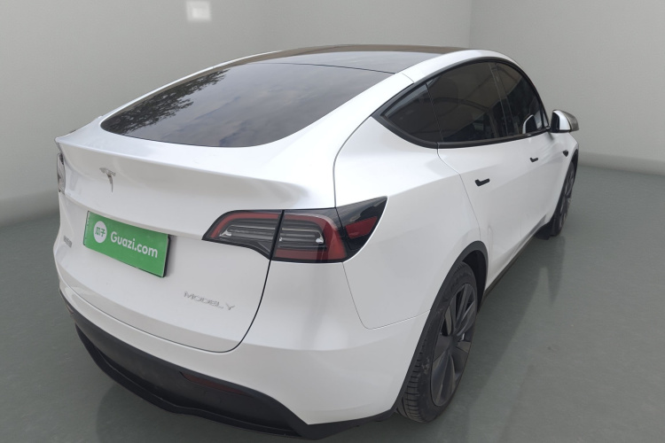 特斯拉 Model Y 2022款 改款 后轮驱动版车身外观7