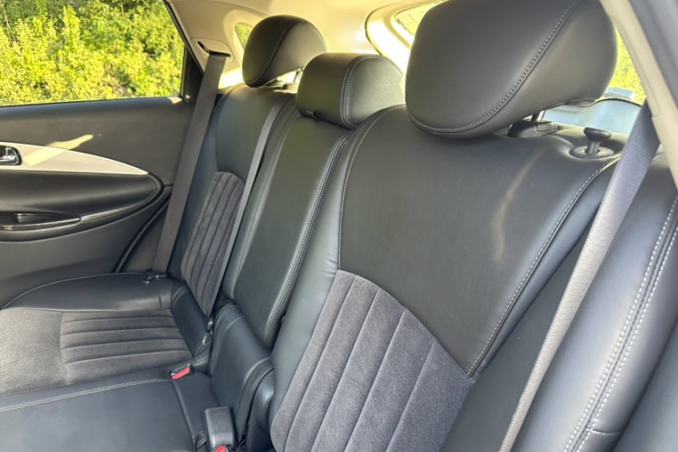 英菲尼迪QX50 2015款 2.5L 舒适版中控内饰7003