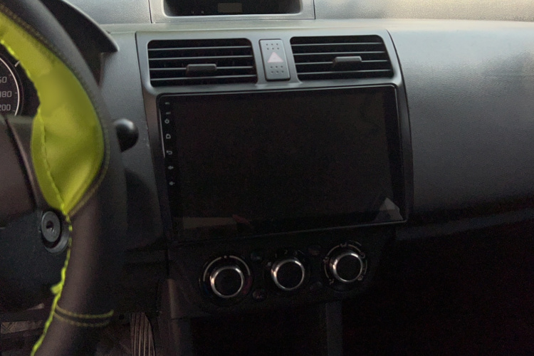 铃木 雨燕 2013款 1.3L 手动超值版局部细节16