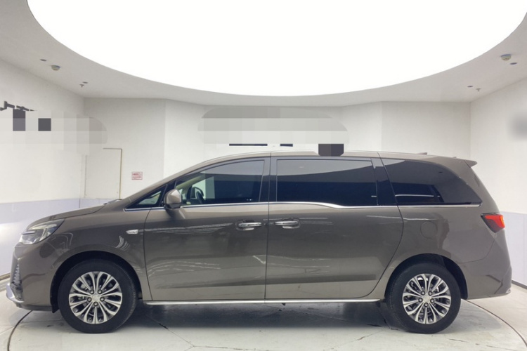 别克GL8 2023款 改款 陆上公务舱 豪华型车身外观6003