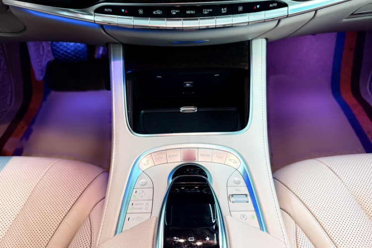 奔驰S级 2014款 S 320 L 商务型中控内饰7005