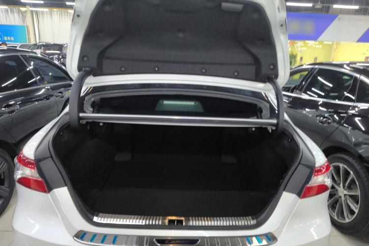 丰田 凯美瑞 2023款 2.0GVP 领先版局部细节23