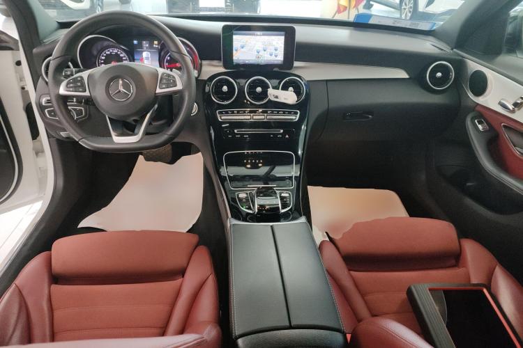 奔驰C级 2018款 C 200 运动版中控内饰12