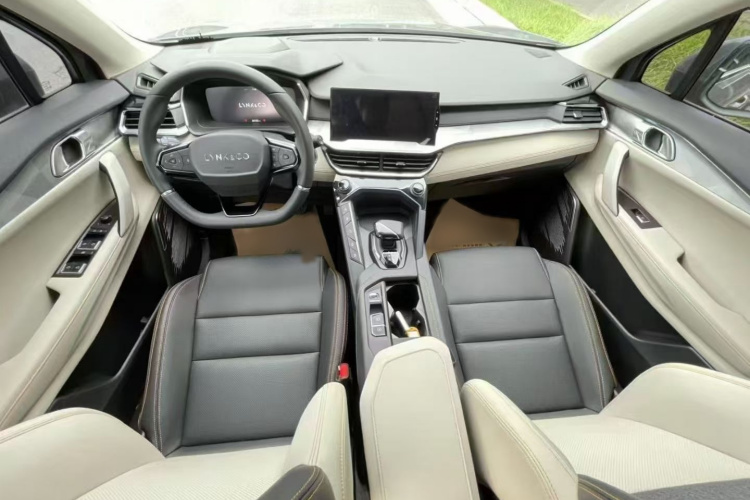 领克06 EM-P 2022款 PHEV 84KM续航版 Pro中控内饰7002