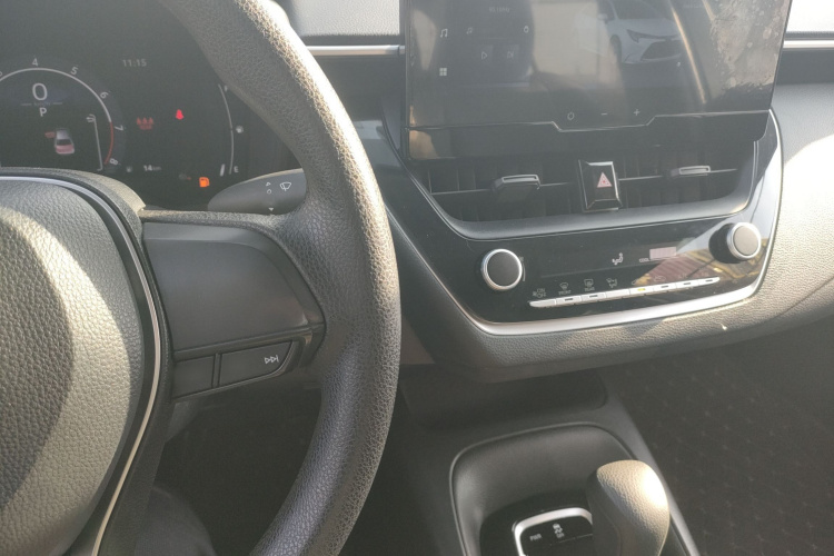 丰田 雷凌 2023款 TNGA 1.5L CVT进取版中控内饰12