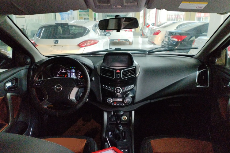 海马S5 2016款 1.5T CVT创享版中控内饰12