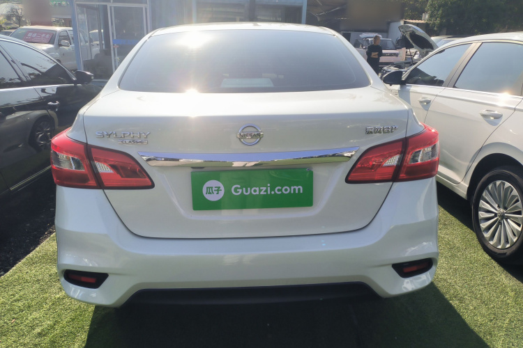 日产 轩逸 2021款 经典 1.6XL CVT豪华版车身外观6