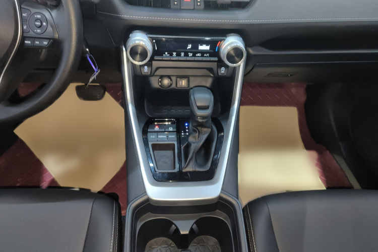丰田 RAV4荣放 2024款 2.0L CVT两驱都市版局部细节18