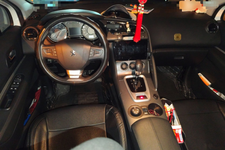 标致3008 2019款 350THP 自动领先版中控内饰12