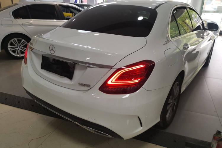 奔驰C级 2020款 改款 C 200 L 时尚型运动版车身外观7