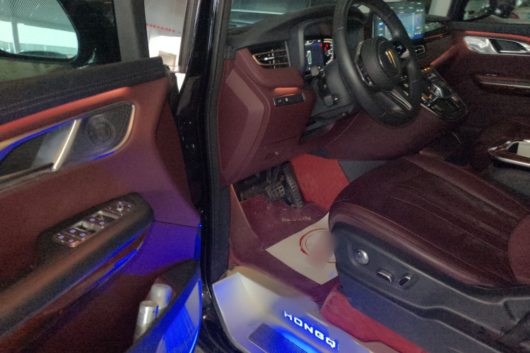 红旗HQ9 2023款 2.0T 智联旗享版中控内饰7003