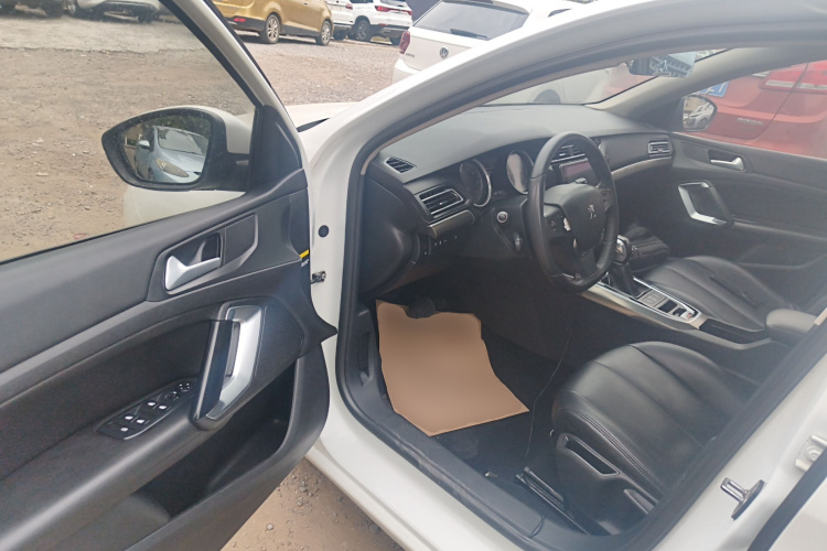 标致408 2014款 1.8L 自动豪华版中控内饰20