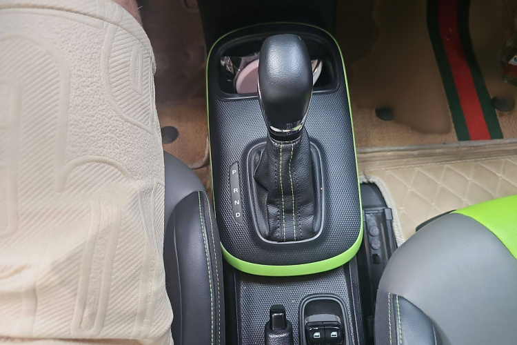 荣威 科莱威CLEVER 2021款 302km新四座超能版中控内饰7006