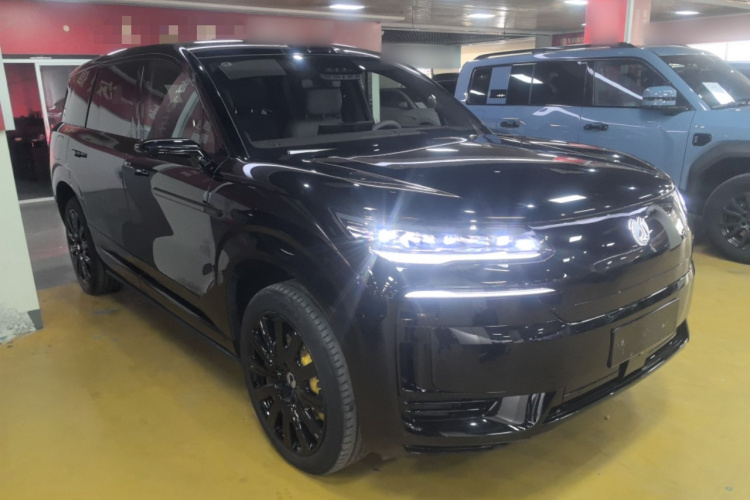 腾势N9 2025款 旗舰型车身外观3