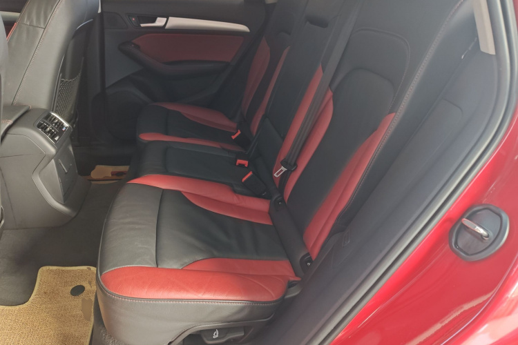 奥迪Q5 2017款 Plus 40 TFSI 技术型中控内饰21