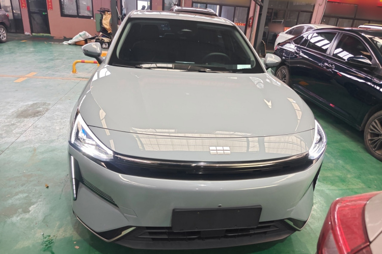 吉利银河 银河L6 2024款 125km PLUS 龙腾版车身外观2