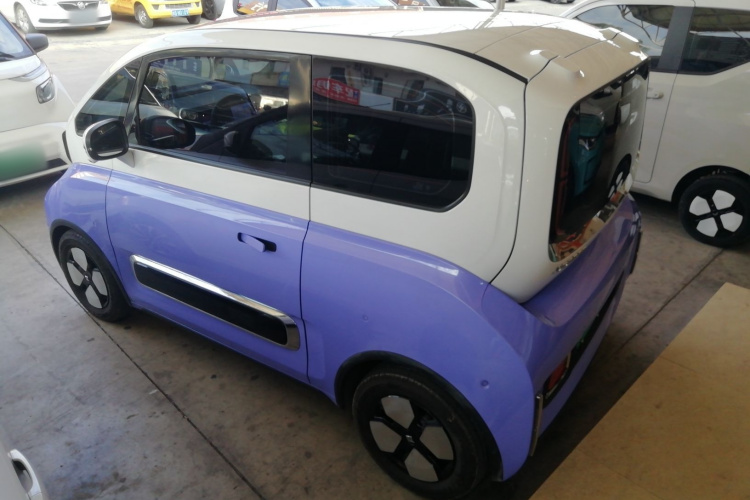 宝骏KiWi EV 2023款 大疆版 三元锂车身外观4