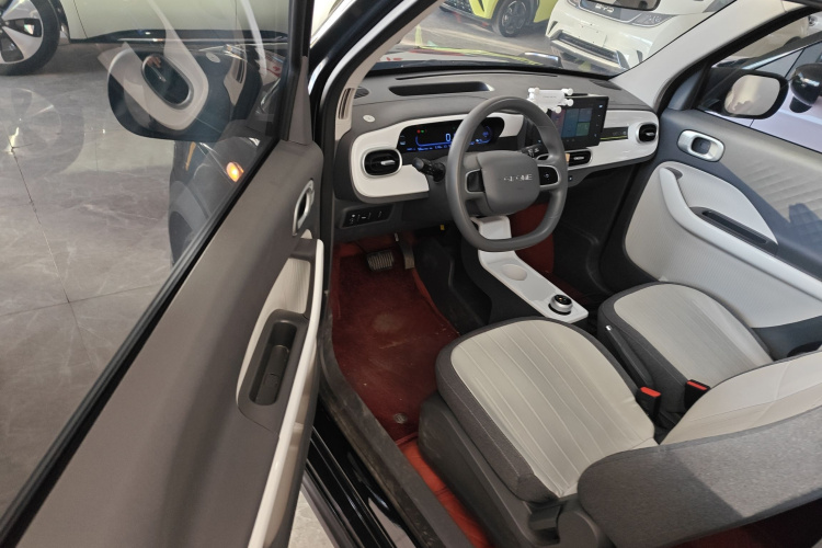 吉利银河 2025款 210km 熊猫卡丁中控内饰7003