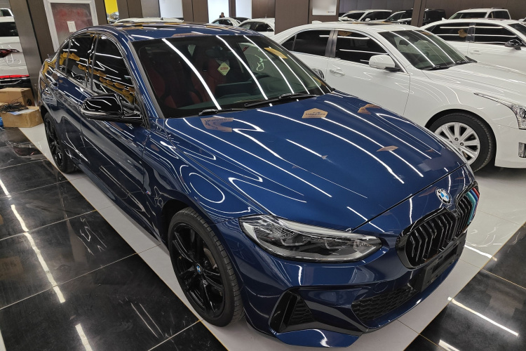 宝马1系 2023款 125i M运动曜夜版车身外观6002